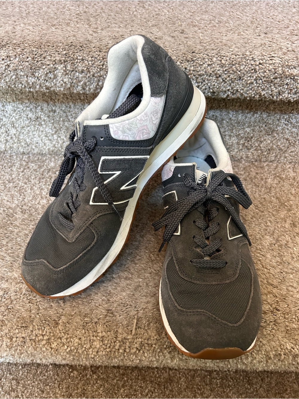 New Balance 574 V 2 Plant Cafe WL574WC Grey Suede and Floral Pattern. Rare! W11